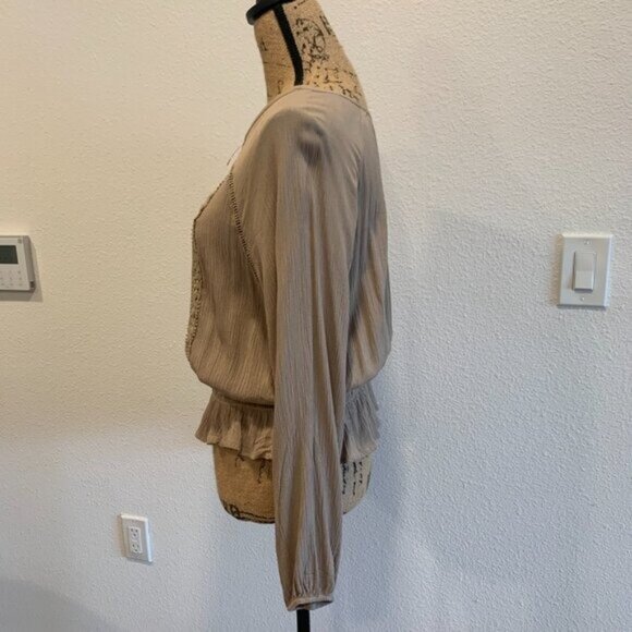 (F-182) ambience long sleeves womens size L beige color - Picture 3 of 7